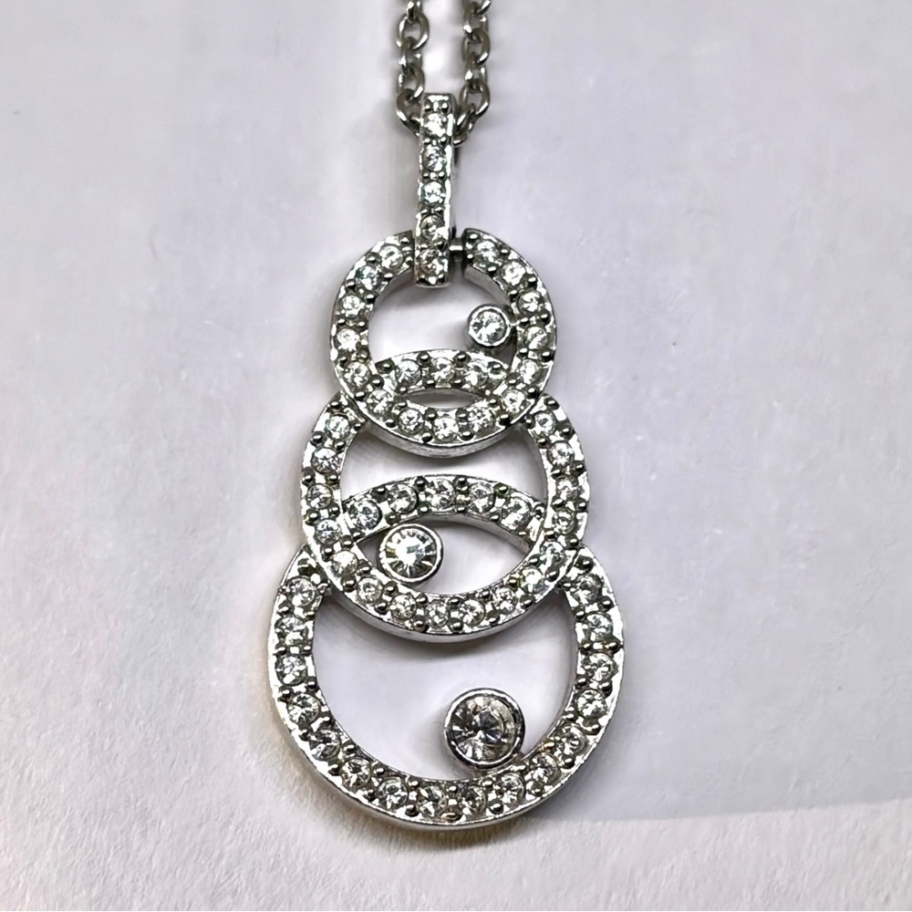 Vintage Swarovski Silver Tone Modern Austria Crystal Petite Hoop Chain Necklace - Picture 3 of 12